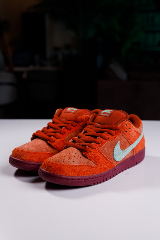 Nike SB Dunk Low Mystic Red Rosewood