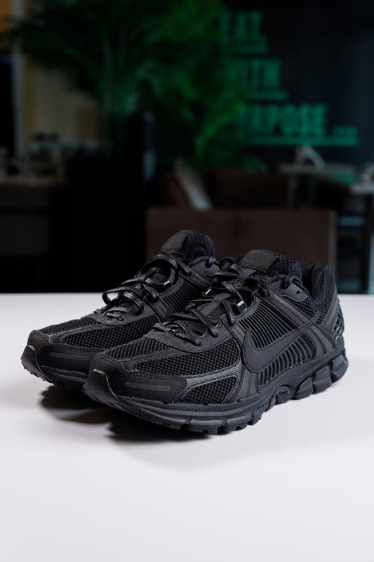 Nike Zoom Vomero 5 Triple Black (2023)