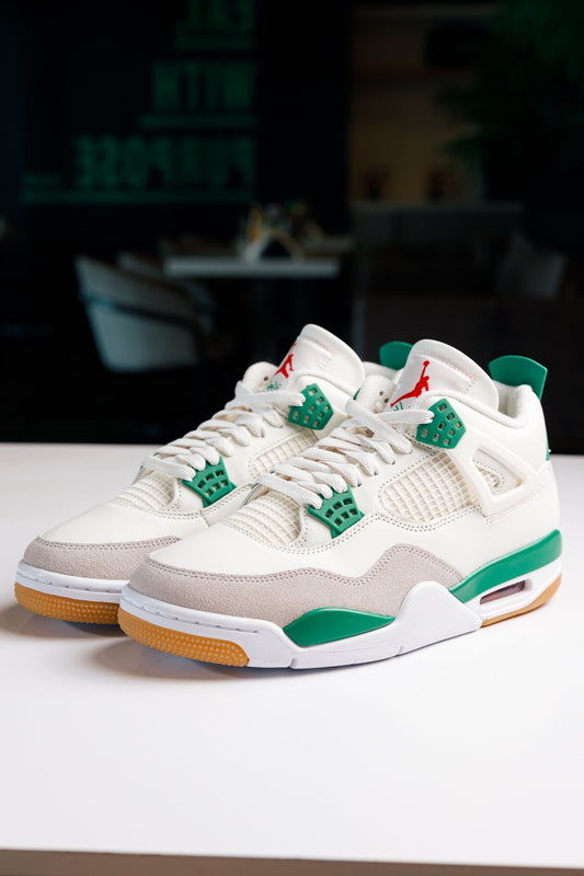 Nike SB x Jordan 4 Retro SP 'Pine Green'